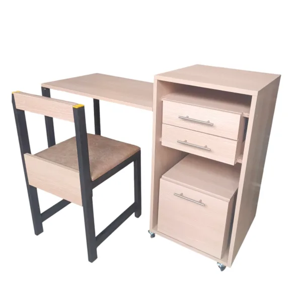 Makespace Flap table with seat